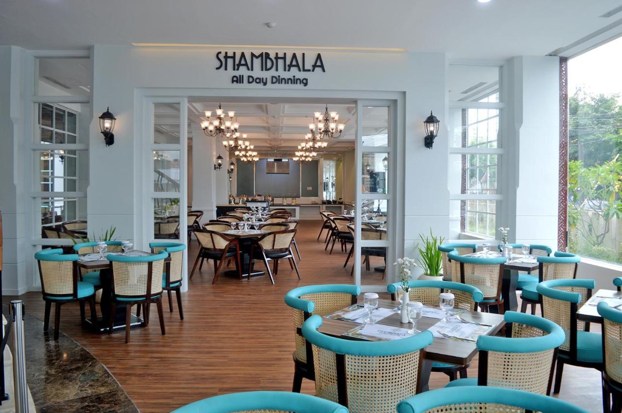 Cavinton Hotel Malioboro Yogyakarta By Tritama Hospitality Exterior foto
