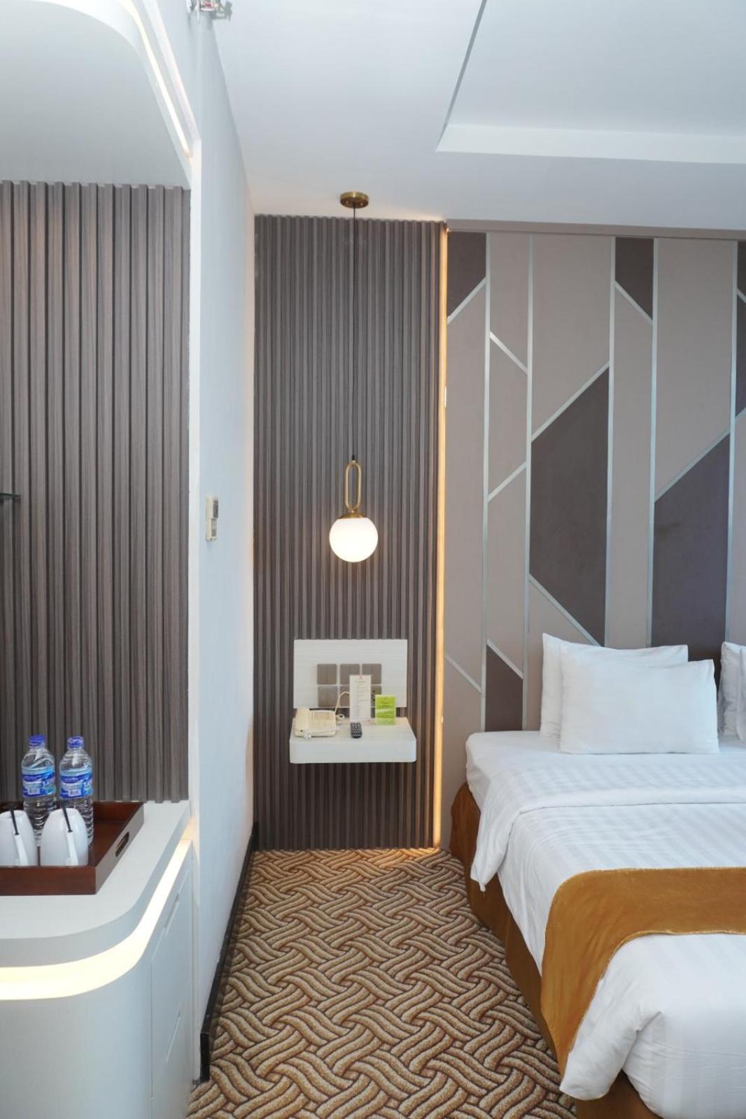 Cavinton Hotel Malioboro Yogyakarta By Tritama Hospitality Exterior foto