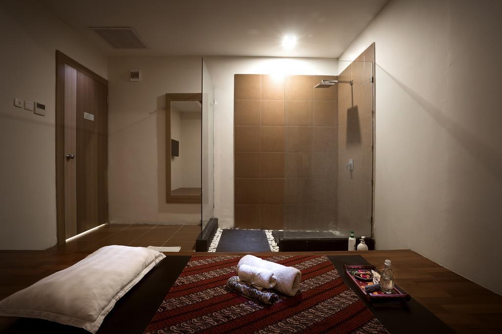 Cavinton Hotel Malioboro Yogyakarta By Tritama Hospitality Exterior foto